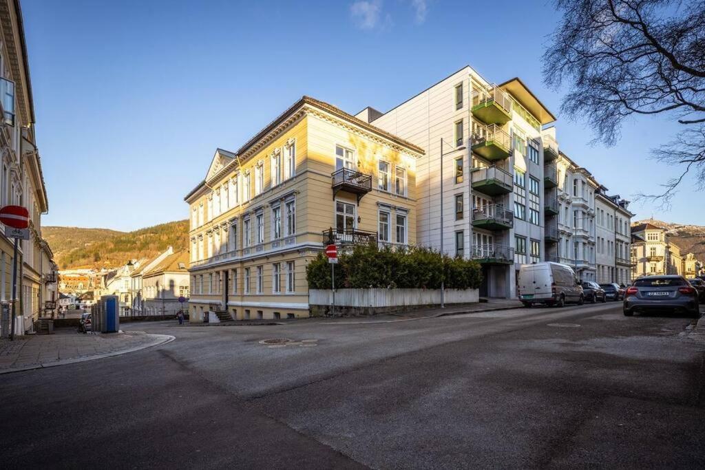 Luxurious Retreat In The Middle Of City Center Bergen Exterior foto